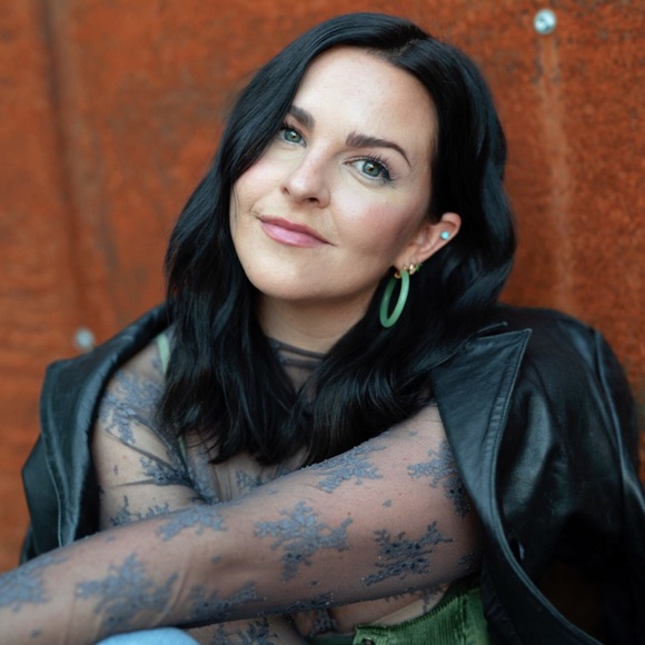 Meet your Posher, Qynne - Picture 3 of 3